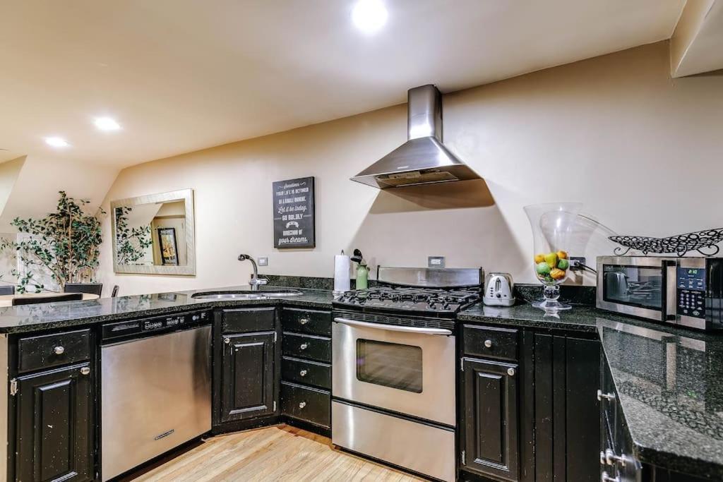 شقة Brownstone In Gold Coast شيكاغو المظهر الخارجي الصورة